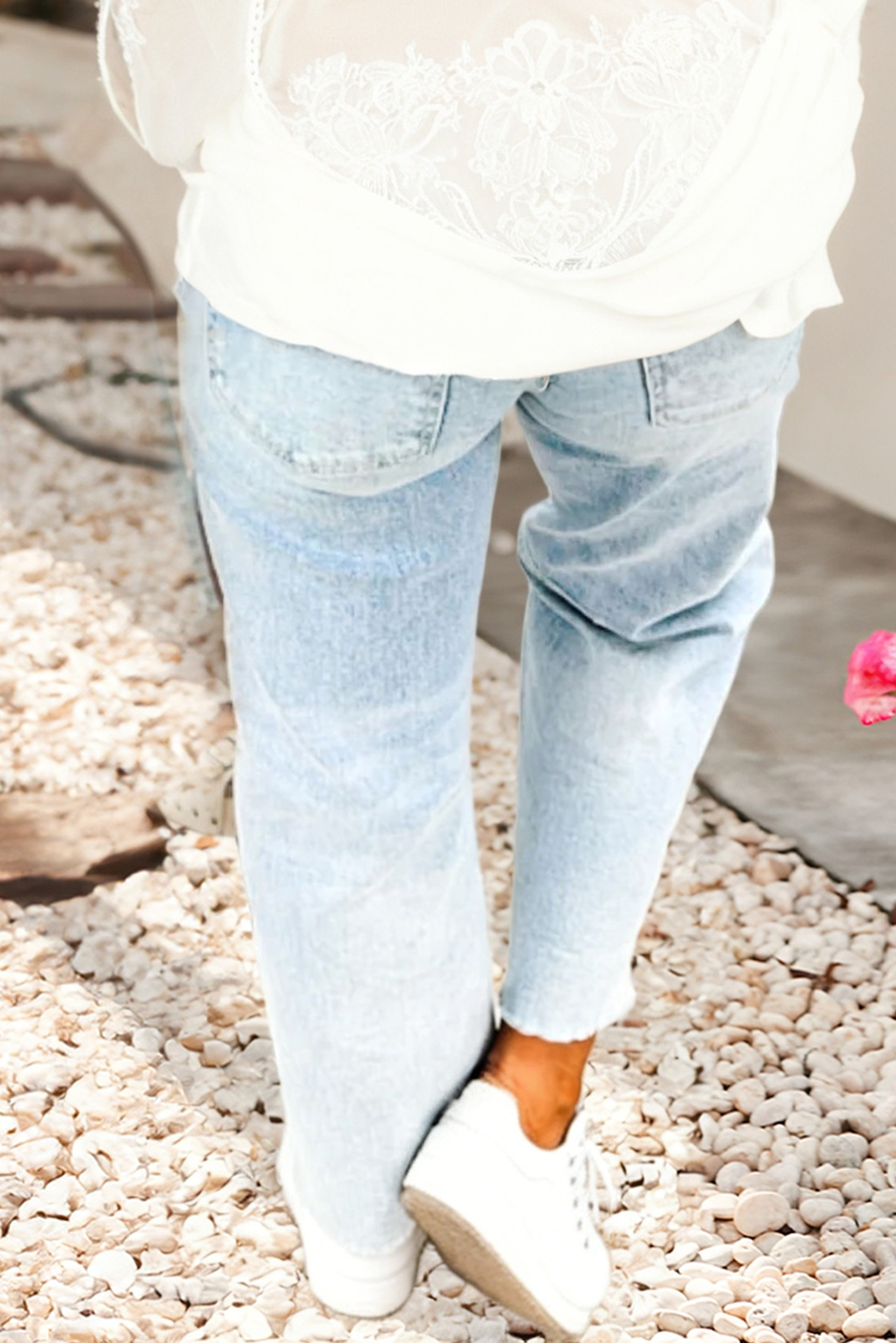 Spring 2026 Frayed Cropped Light Wash Jeans|