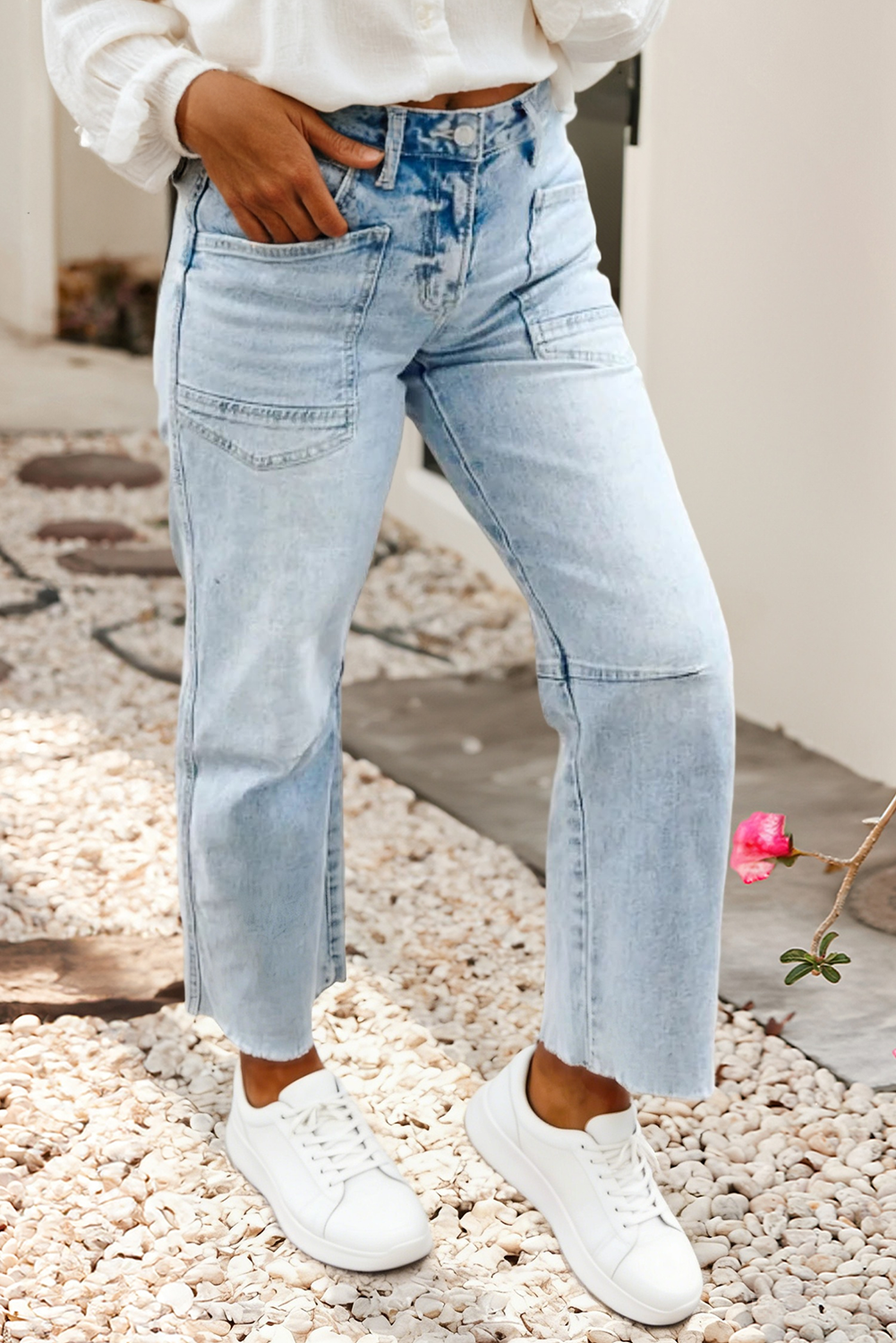 Spring 2026 Frayed Cropped Light Wash Jeans|